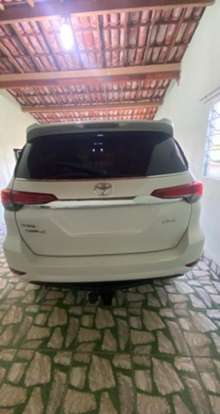 TOYOTA-HILUX SW4-2017