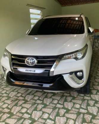 TOYOTA-HILUX SW4-2017