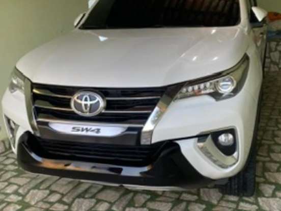TOYOTA-HILUX SW4-2.8 SRX 4X4 7 LUGARES 16V TURBO INTERCOOLER DIESEL 4P AUTOMÁTICO TOYOTA-HILUX SW4-2017