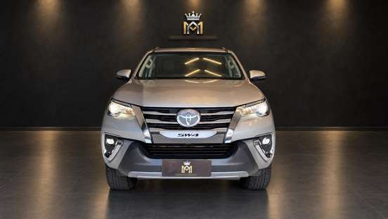 TOYOTA-HILUX SW4-2020