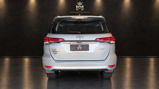 TOYOTA-HILUX SW4-2020