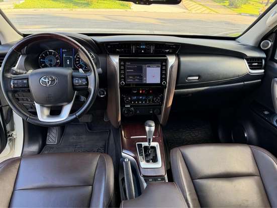 TOYOTA-HILUX SW4-2019