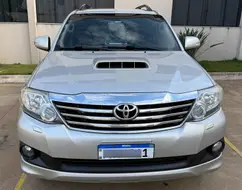 TOYOTA HILUX SW4 3.0 SR 4X4 16V TURBO INTERCOOLER DIESEL 4P AUTOMÁTICO TOYOTA HILUX SW4 3.0 SR 4X4 16V TURBO INTERCOOLER DIESEL 4P AUTOMÁTICO