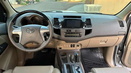 TOYOTA-HILUX SW4-2013