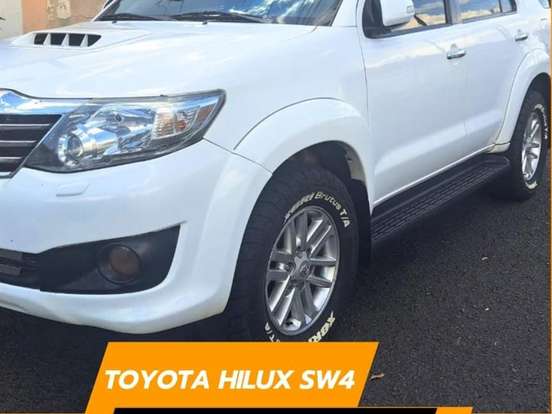 TOYOTA-HILUX SW4-3.0 SRV 4X4 16V TURBO INTERCOOLER DIESEL 4P AUTOMÁTICO TOYOTA-HILUX SW4-2014
