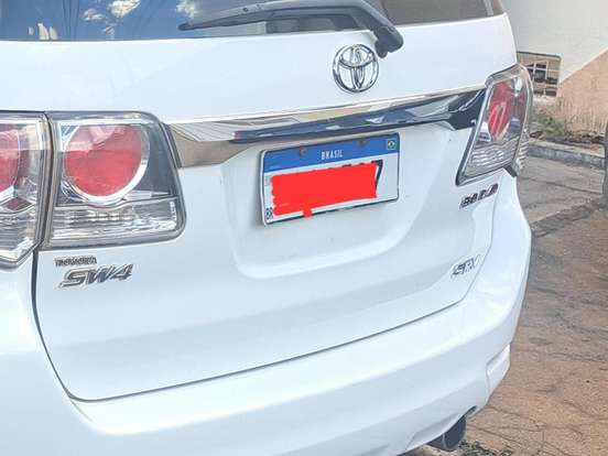 TOYOTA-HILUX SW4-3.0 SRV 4X4 16V TURBO INTERCOOLER DIESEL 4P AUTOMÁTICO TOYOTA-HILUX SW4-2014