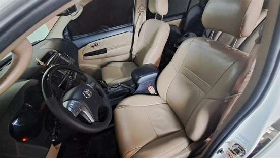 TOYOTA-HILUX SW4-2014