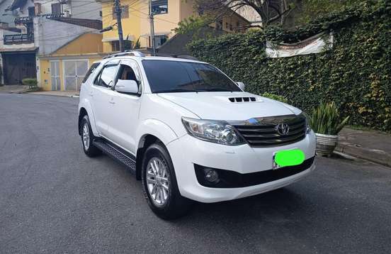 TOYOTA-HILUX SW4-2015