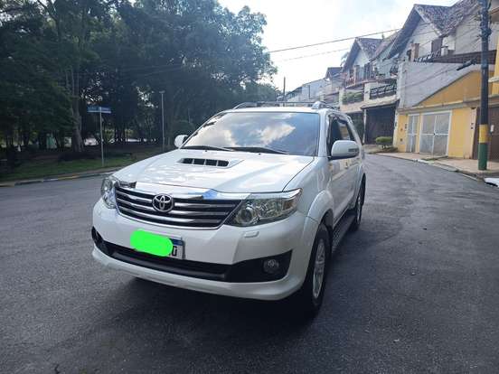 TOYOTA-HILUX SW4-3.0 SRV 4X4 7 LUGARES 16V TURBO INTERCOOLER DIESEL 4P AUTOMÁTICO TOYOTA-HILUX SW4-2015