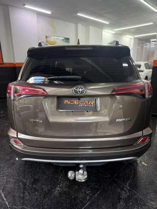 TOYOTA-RAV4-2018