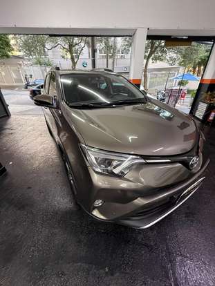 TOYOTA-RAV4-2018