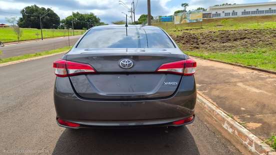 TOYOTA-YARIS-2022