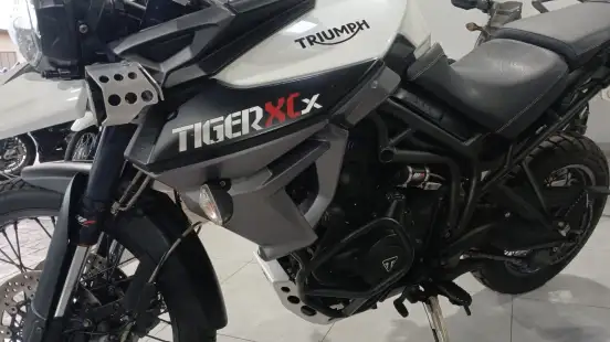 TRIUMPH-TIGER 800 XCX-2015