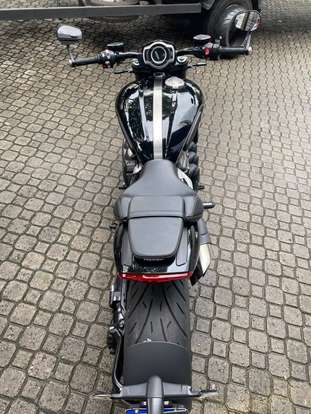 TRIUMPH-ROCKET III STORM R-2024