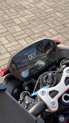 TRIUMPH-STREET TRIPLE 765 RS-2024