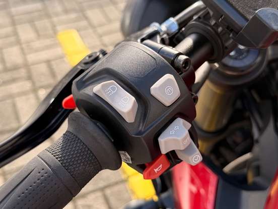 TRIUMPH-STREET TRIPLE 765 RS TRIUMPH-STREET TRIPLE 765 RS-2024