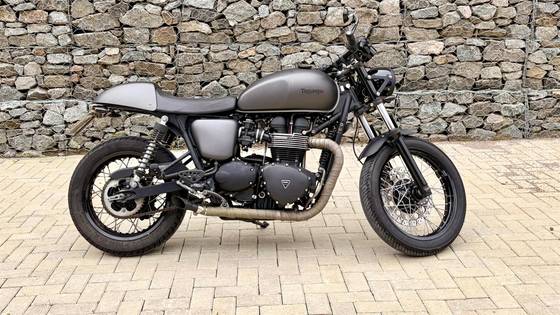 TRIUMPH THRUXTON 