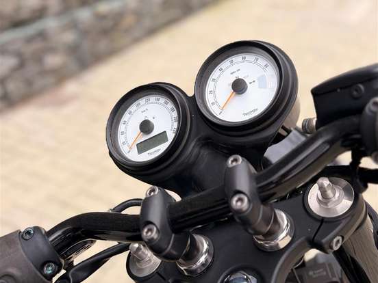 TRIUMPH-THRUXTON TRIUMPH-THRUXTON-2015