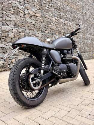 TRIUMPH-THRUXTON-2015