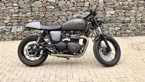 TRIUMPH-THRUXTON-2015