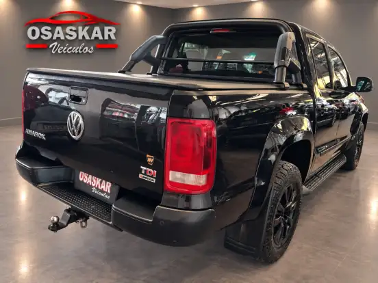 VOLKSWAGEN-AMAROK-2017