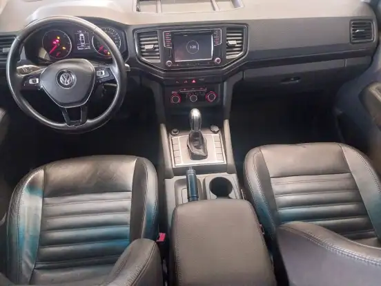 VOLKSWAGEN-AMAROK-2017