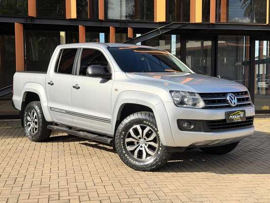 VOLKSWAGEN-AMAROK-2015