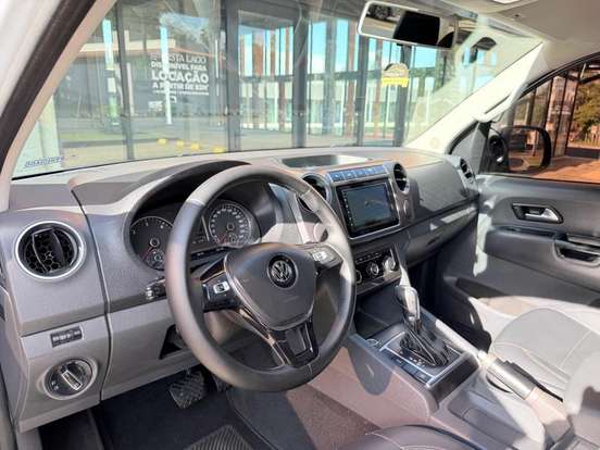 VOLKSWAGEN-AMAROK-2015