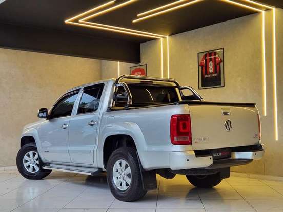 VOLKSWAGEN-AMAROK-2014