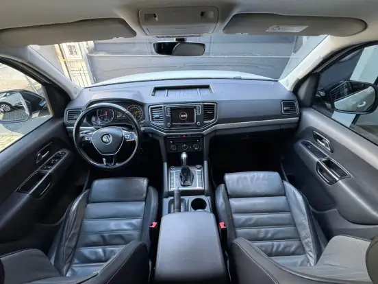 VOLKSWAGEN-AMAROK-2018