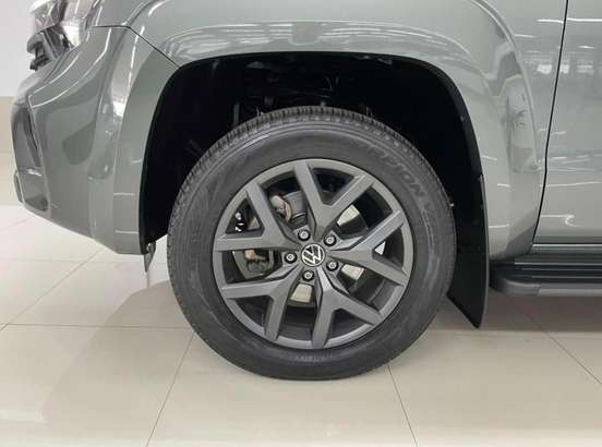 VOLKSWAGEN-AMAROK-2025