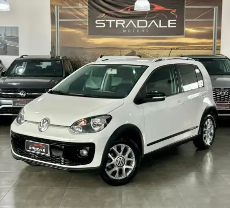 VOLKSWAGEN-CROSS UP-2015
