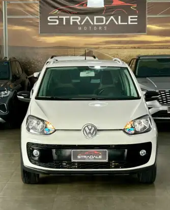 VOLKSWAGEN-CROSS UP-2015