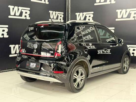 VOLKSWAGEN-CROSS UP-2018