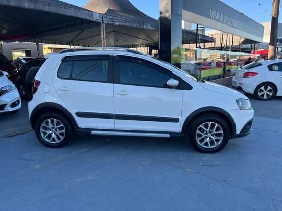 VOLKSWAGEN-CROSSFOX-1.6 MI FLEX 8V 4P AUTOMATIZADO VOLKSWAGEN-CROSSFOX-2012