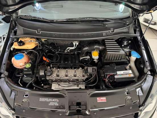 VOLKSWAGEN-CROSSFOX-2011