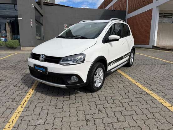 VOLKSWAGEN-CROSSFOX-2011