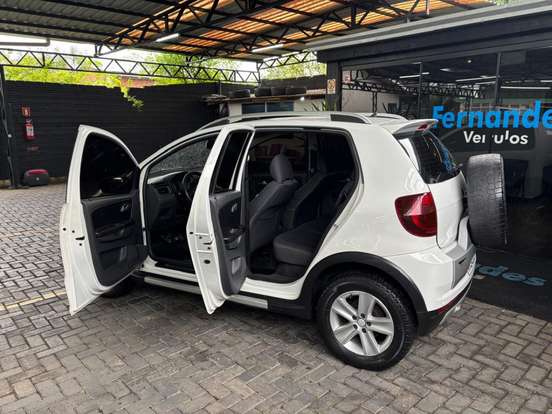 VOLKSWAGEN-CROSSFOX-1.6 MI FLEX 8V 4P MANUAL VOLKSWAGEN-CROSSFOX-2011