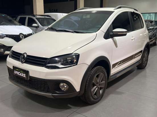 VOLKSWAGEN-CROSSFOX-2011