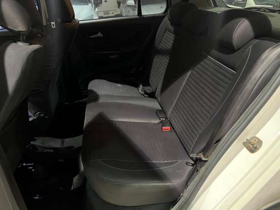 VOLKSWAGEN-CROSSFOX-2011