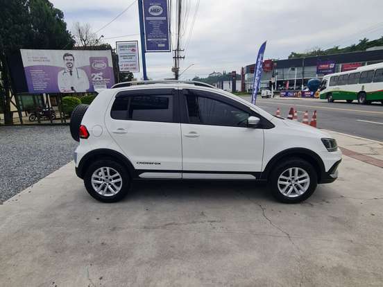 VOLKSWAGEN-CROSSFOX-1.6 MSI FLEX 16V 4P AUTOMATIZADO VOLKSWAGEN-CROSSFOX-2015