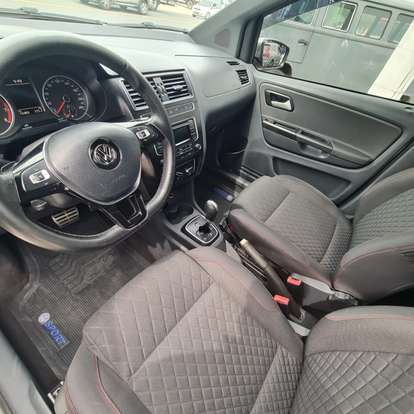 VOLKSWAGEN-CROSSFOX-2015