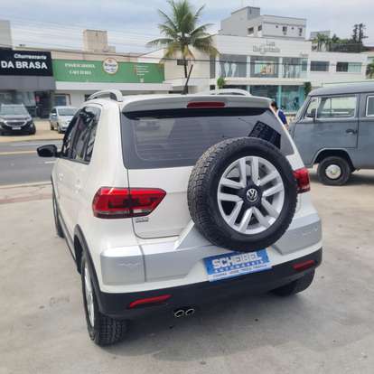 VOLKSWAGEN-CROSSFOX-2015