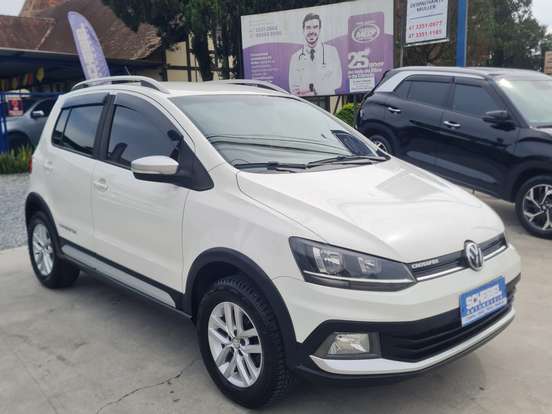 VOLKSWAGEN-CROSSFOX-1.6 MSI FLEX 16V 4P AUTOMATIZADO VOLKSWAGEN-CROSSFOX-2015