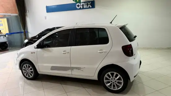 VOLKSWAGEN-FOX-2013