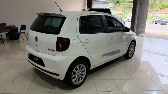 VOLKSWAGEN-FOX-2013