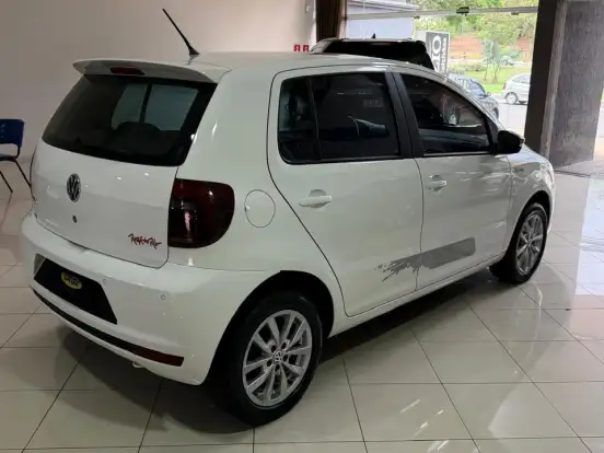 VOLKSWAGEN-FOX-1.6 MI ROCK IN RIO 8V FLEX 4P MANUAL VOLKSWAGEN-FOX-2013