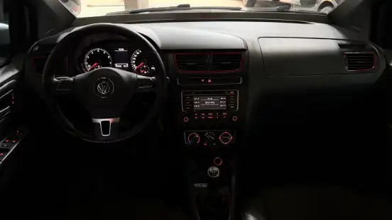 VOLKSWAGEN-FOX-1.6 MI ROCK IN RIO 8V FLEX 4P MANUAL VOLKSWAGEN-FOX-2013