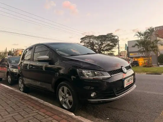VOLKSWAGEN-FOX-1.6 MI ROCK IN RIO 8V FLEX 4P MANUAL VOLKSWAGEN-FOX-2015