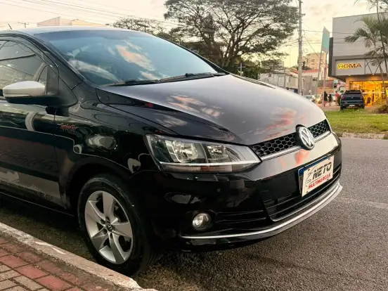 VOLKSWAGEN-FOX-2015